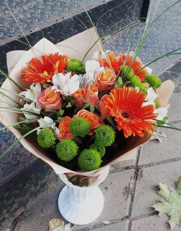 Букет цветов из: Герберы, Хризантемы, Альстромерии и Розы в Апастово