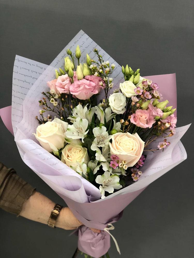 Букет цветов из: Альстромерии, Розы и Лизиантусы в Апастово