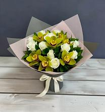 Букет цветов из:  Орхидеи и Розы в Апастово