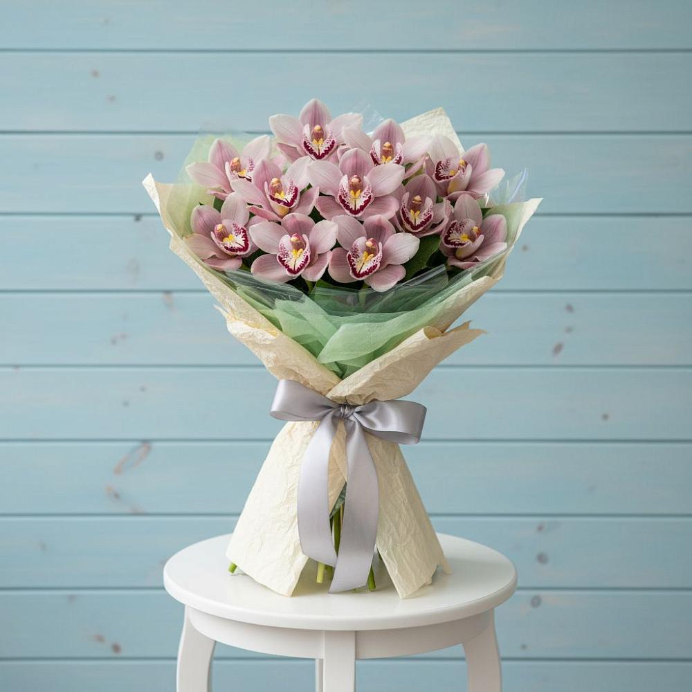 Букет цветов из: Орхидеи и Розы в Апастово