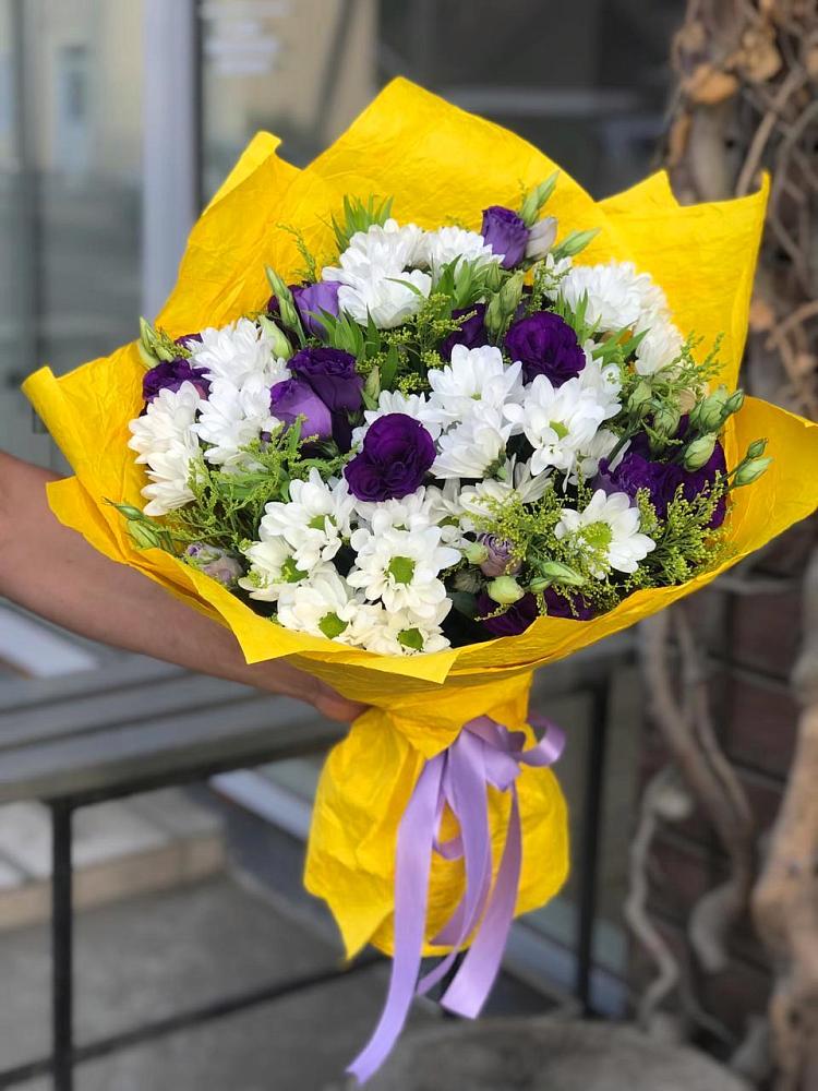 Букет цветов из: Ирисы, Хризантемы и Ромашки в Апастово
