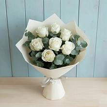 Букет Белые розы в Эвкалипте в Апастово
