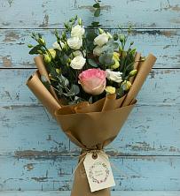 Букет цветов из:  Розы и Лизиантусы в Апастово