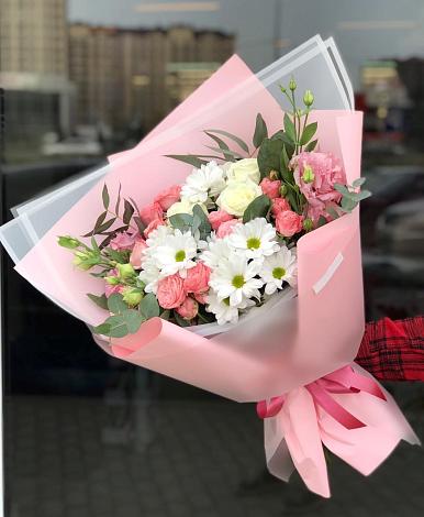 Букет цветов из: Розы, Лизиантусы и Хризантемы в Апастово
