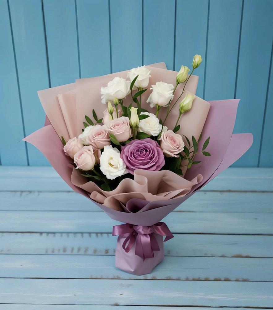 Букет цветов из: Розы и Лизиантусы в Апастово